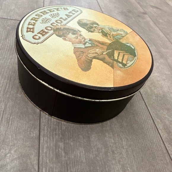 Vintage Hershey's Chocolate Collectible Round Tin - Picture 3 of 15